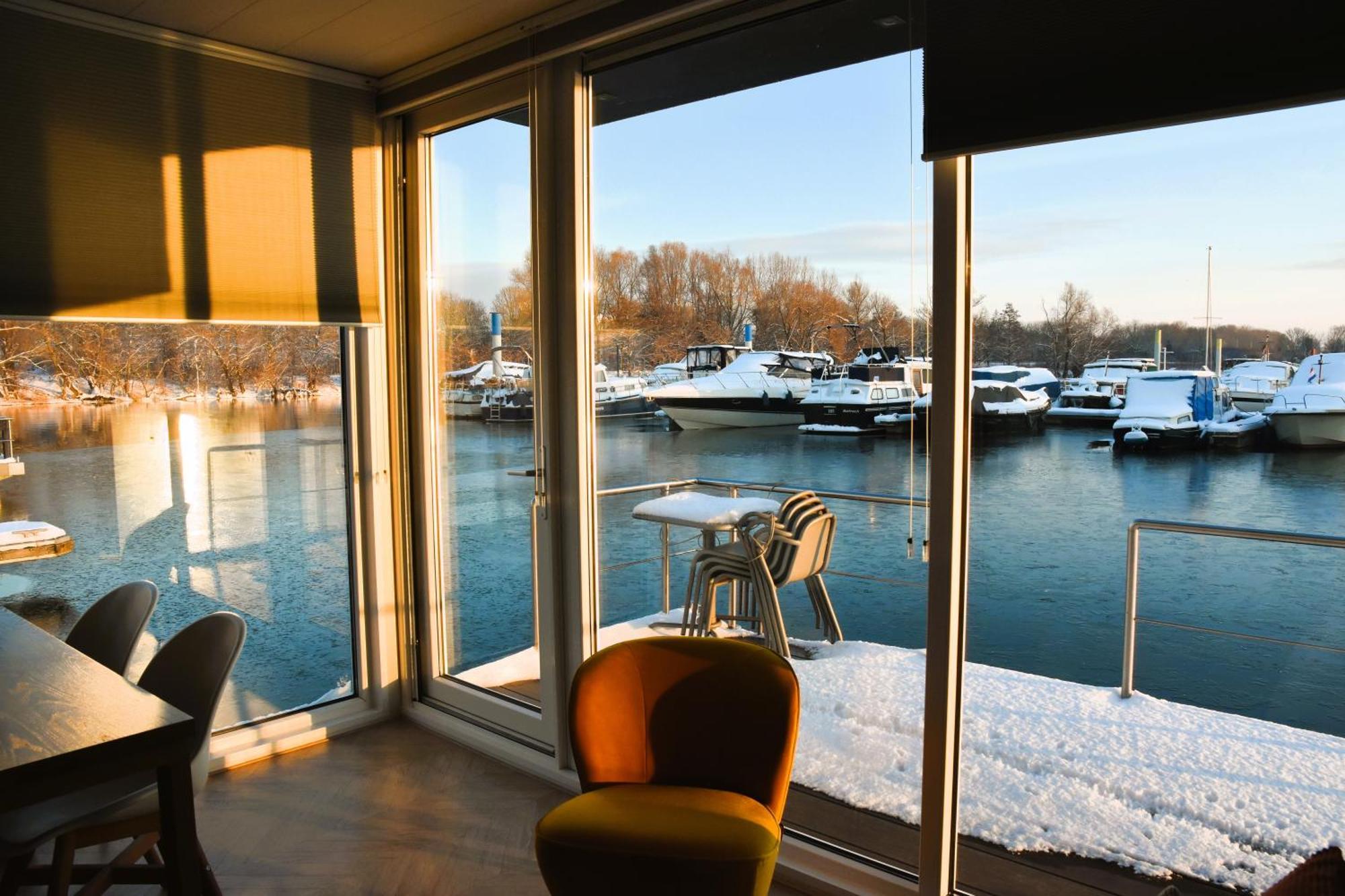 Houseboat Trinidad Hotel Maastricht Exterior foto
